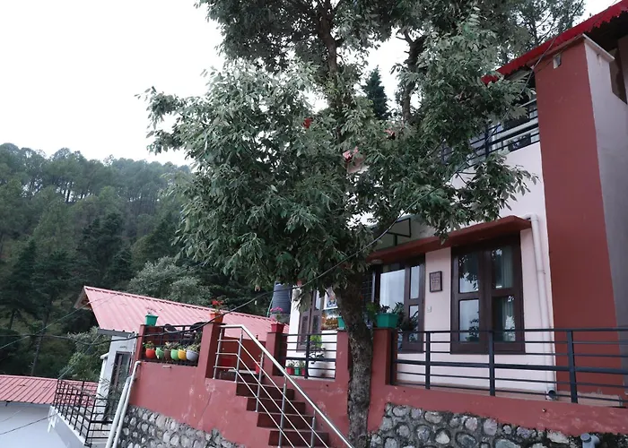 Naini\'S Nest Alpine View