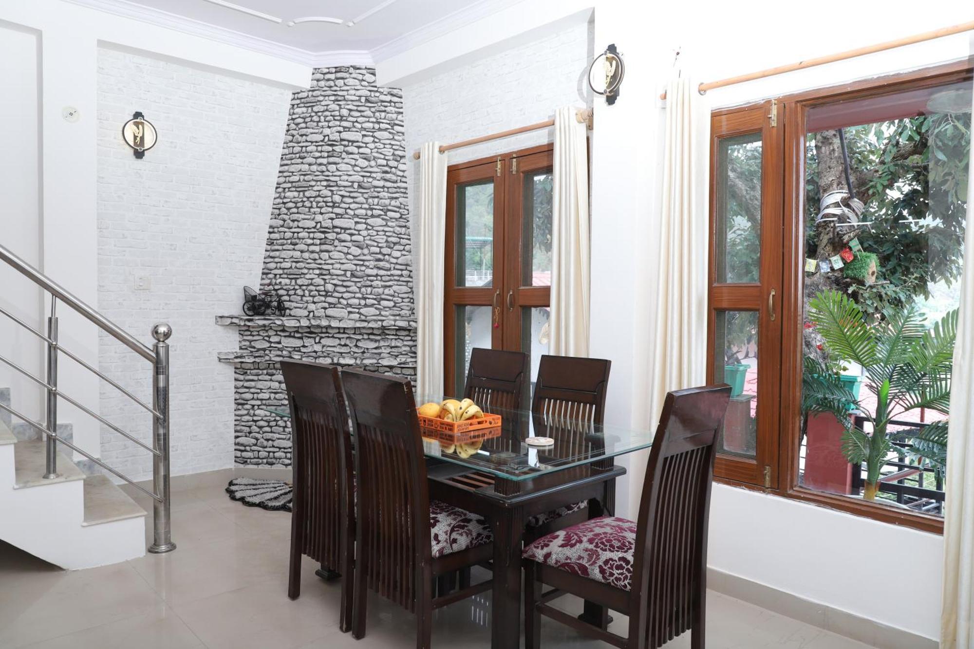 Naini's Nest Alpine View Homestay *