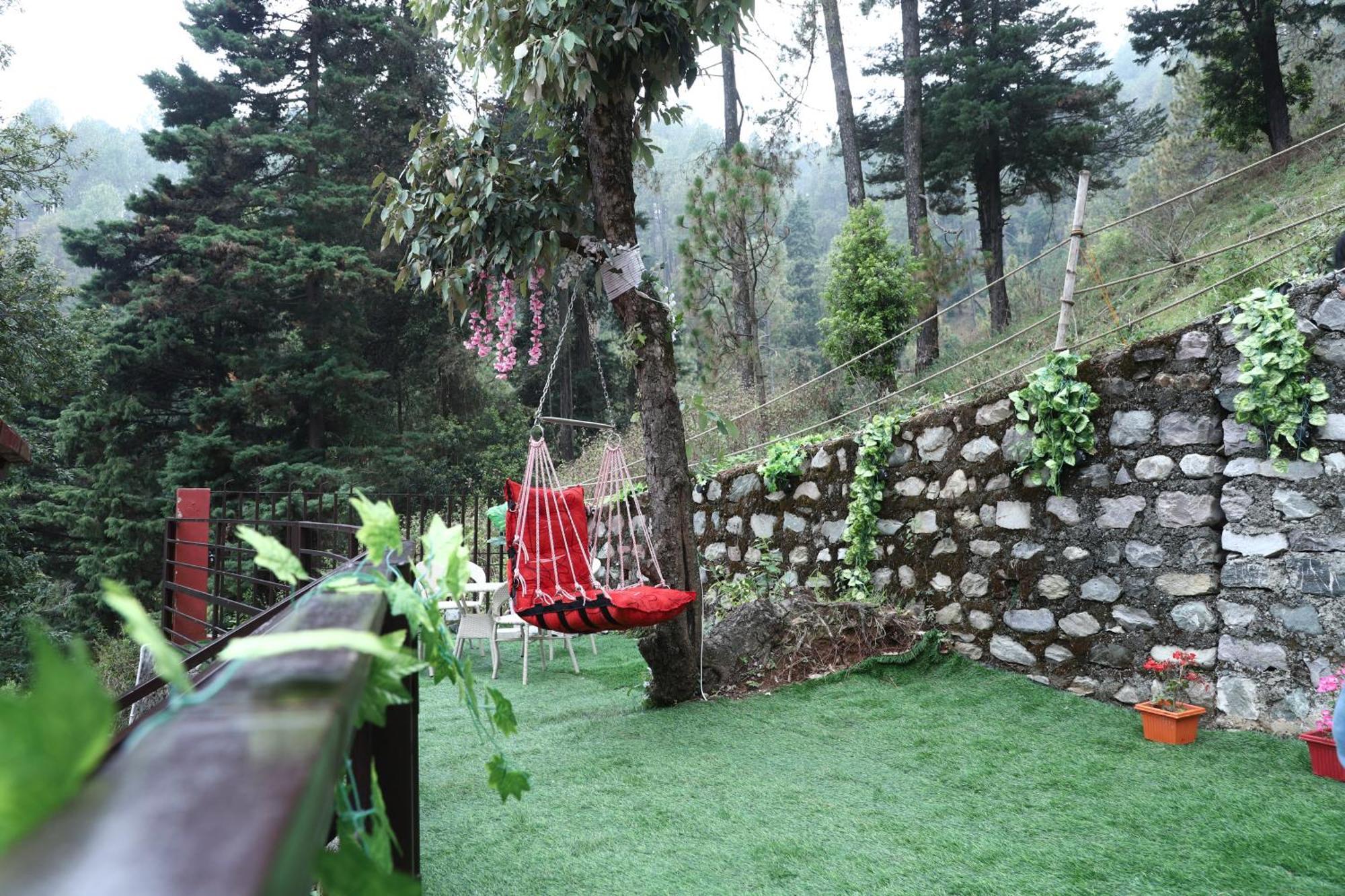 Homestay Naini's Nest Alpine View *